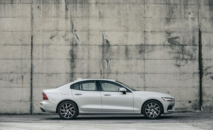  Volvo S60 T5 Momentum 2018 года  (NA) (фото 25 из 41)